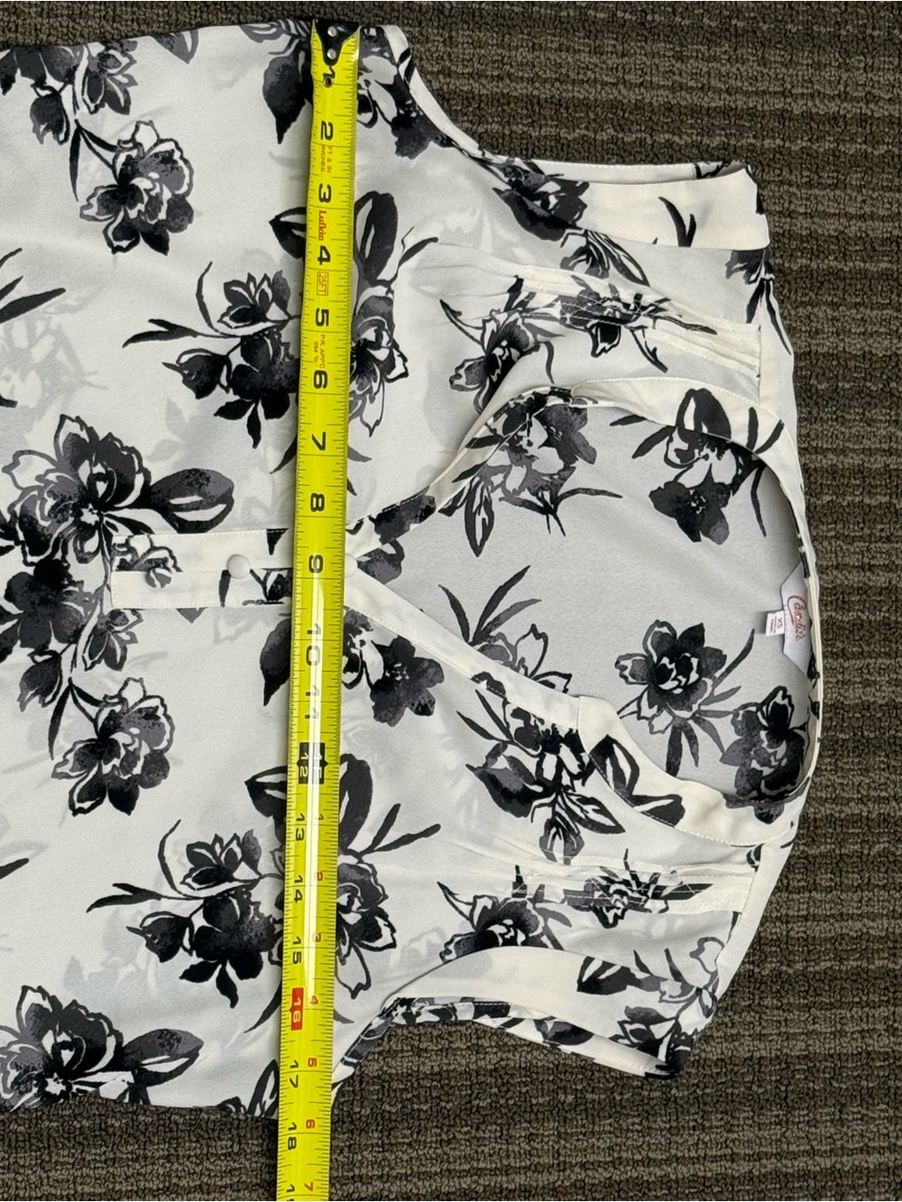 Candie's White Sleeveless V-Neck Blouse with Black Floral Print - Picture 6 of 7